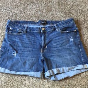 Ladies GAP Shorts